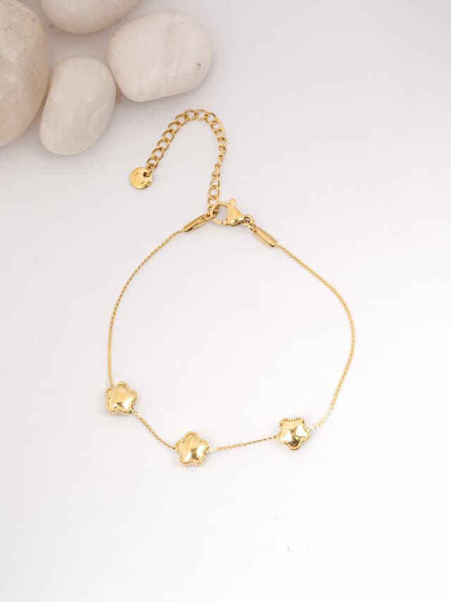 Lucky Charm & Elegance: The Clover Paperclip Bracelet-thumb-0