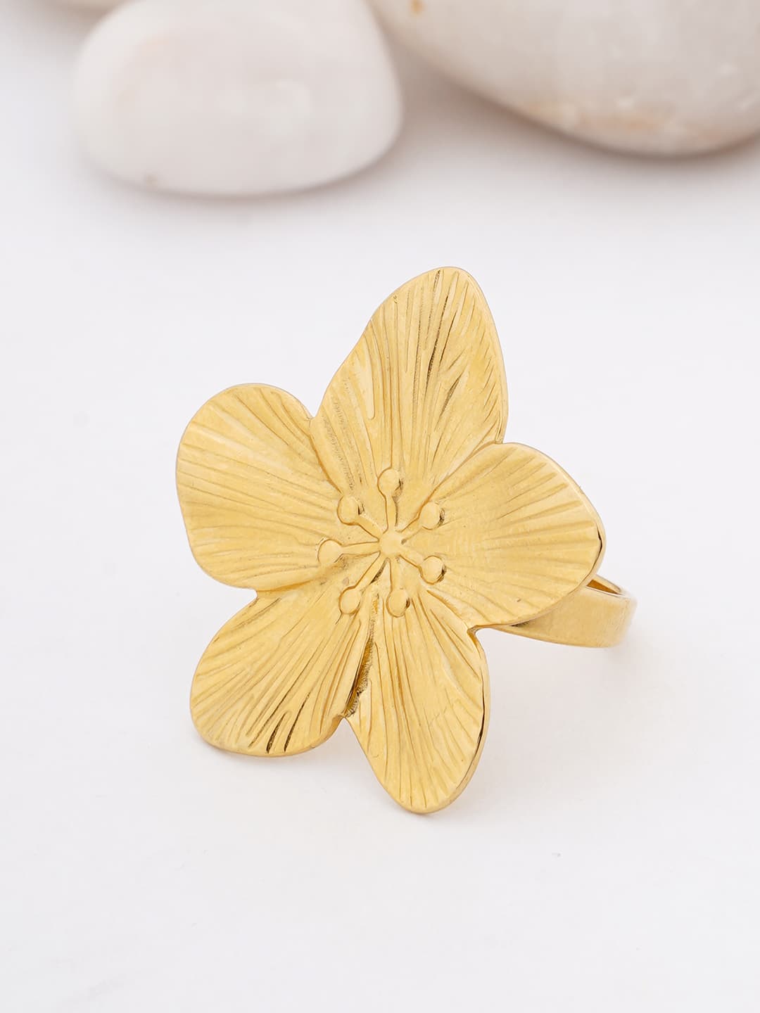 Elegant gold-tone ring-0